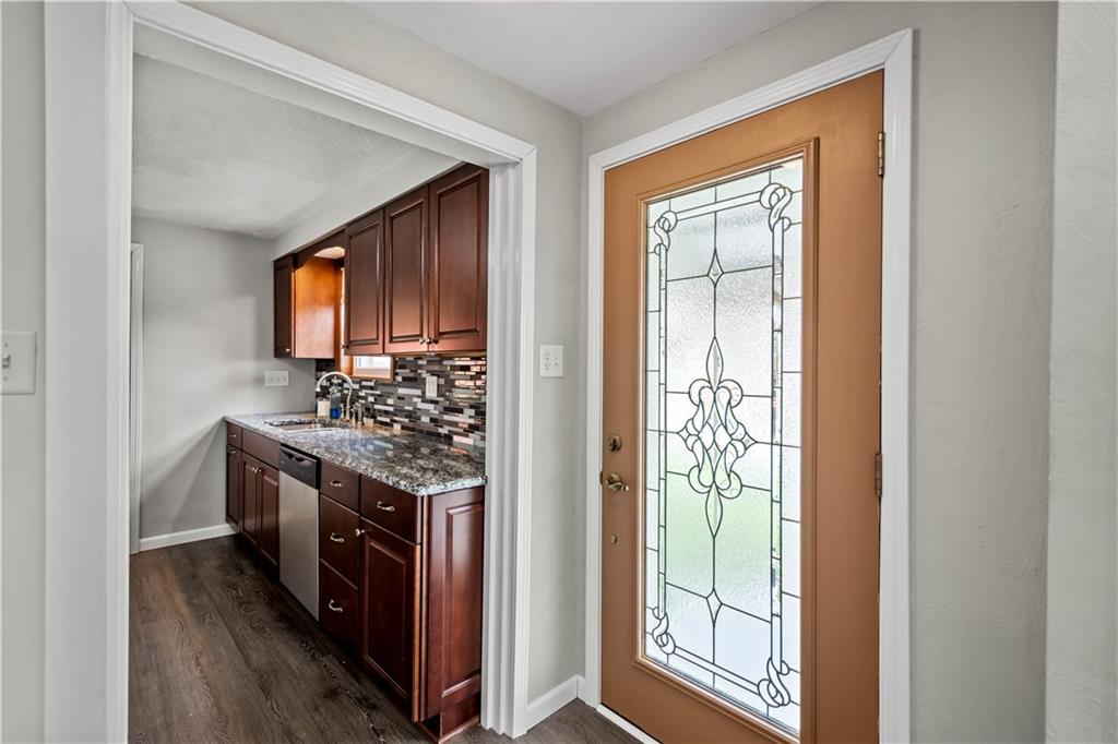 3719 Middleboro Road Pittsburgh, PA 15234 - Photo 3 of 35 Gallery Image 3