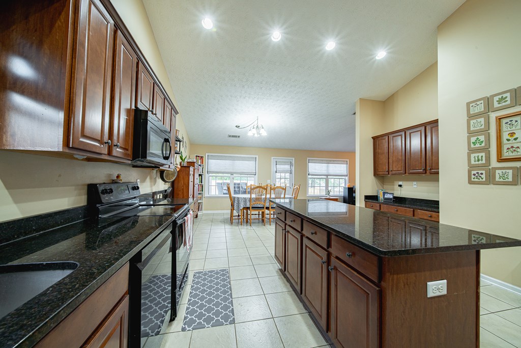 8 Springwood Court Phenix City, AL 36870 - Photo 10 of 49