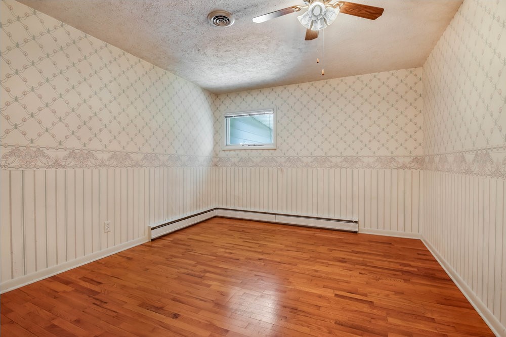 924 Superior Street Spooner, WI 54801 - Photo 29 of 39 Approx. 11'3" x 13'2"