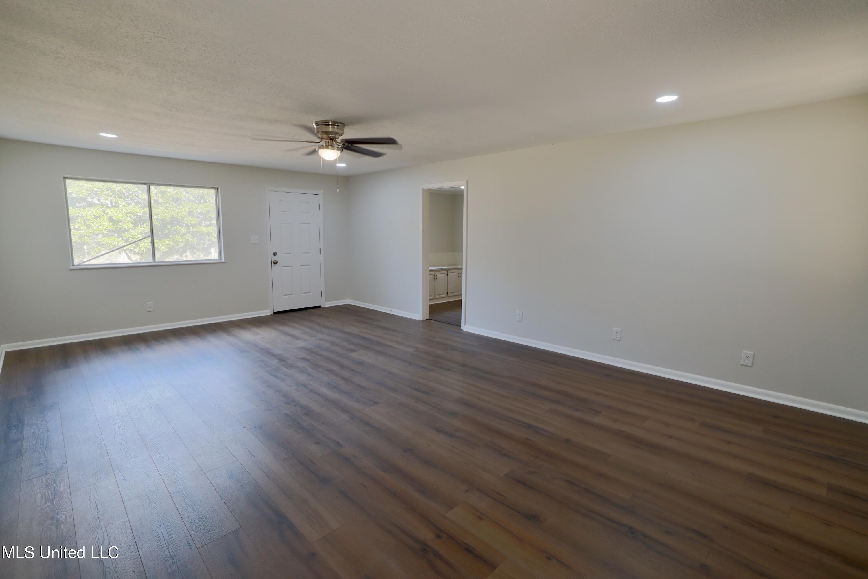 132 McRaven Road Clinton, MS 39056 - Photo 4 of 23 GII_9747
