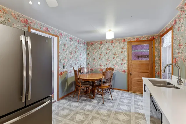 $199,000 | 404 South McKenzie Street South, Adrian, MI 49221