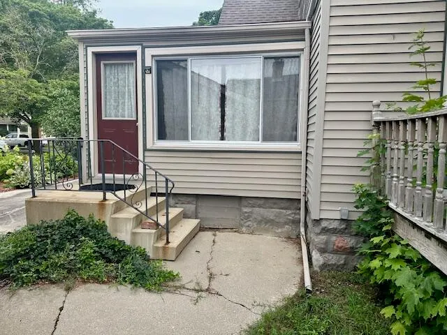 $199,000 | 404 South McKenzie Street South, Adrian, MI 49221