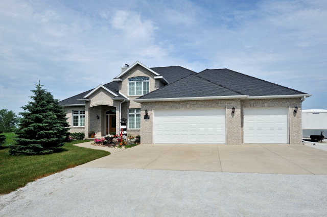 16633 Lakeshore Road Two Rivers, WI 54241 - Photo 1 of 1 Main View
