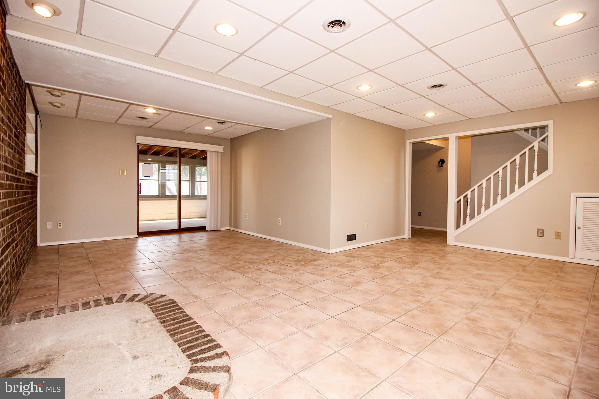 814 Dunbury Road Fairless Hills, PA 19030 - Photo 13 of 30 Family room