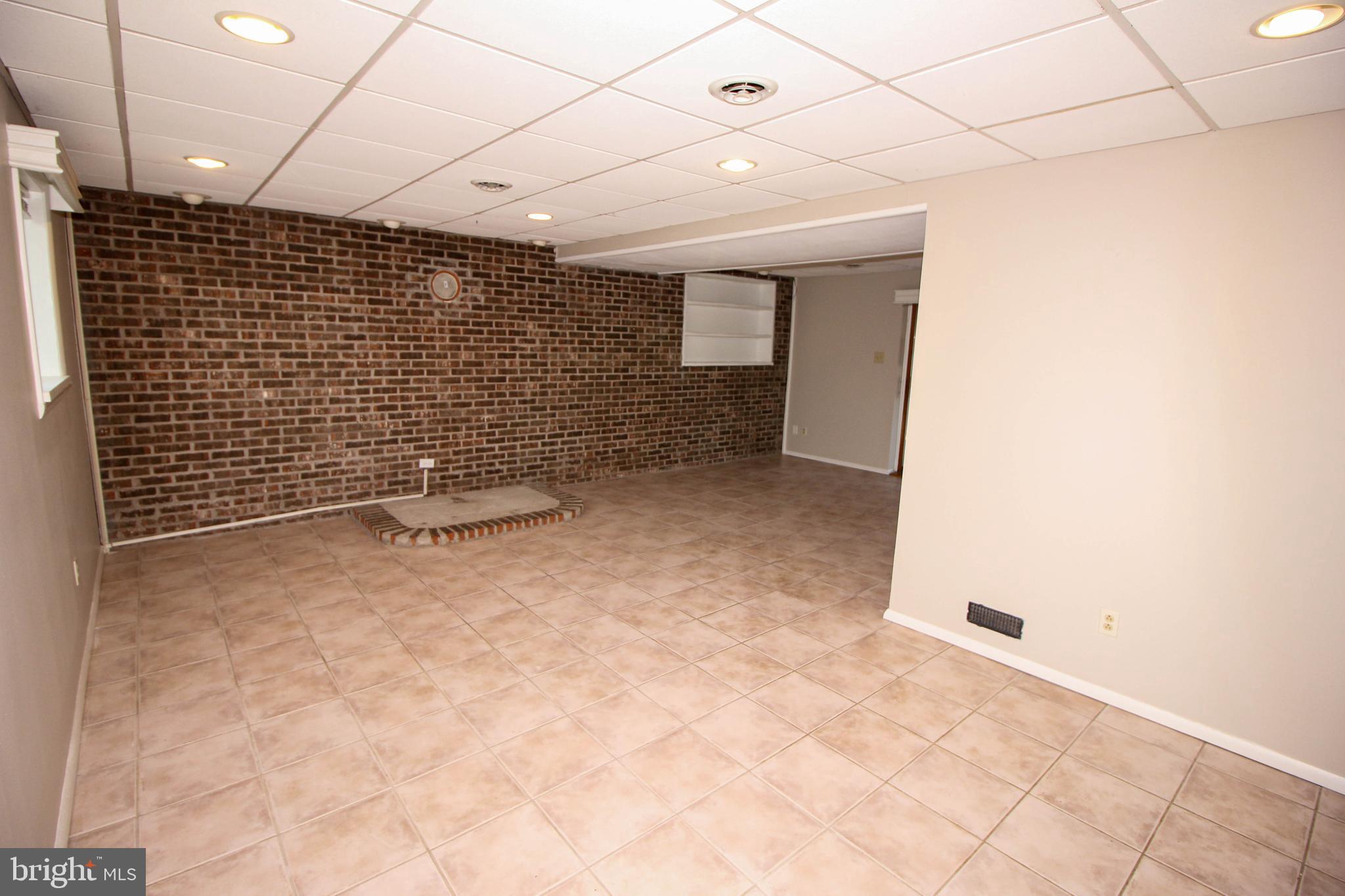 814 Dunbury Road Fairless Hills, PA 19030 - Photo 15 of 30 Family room