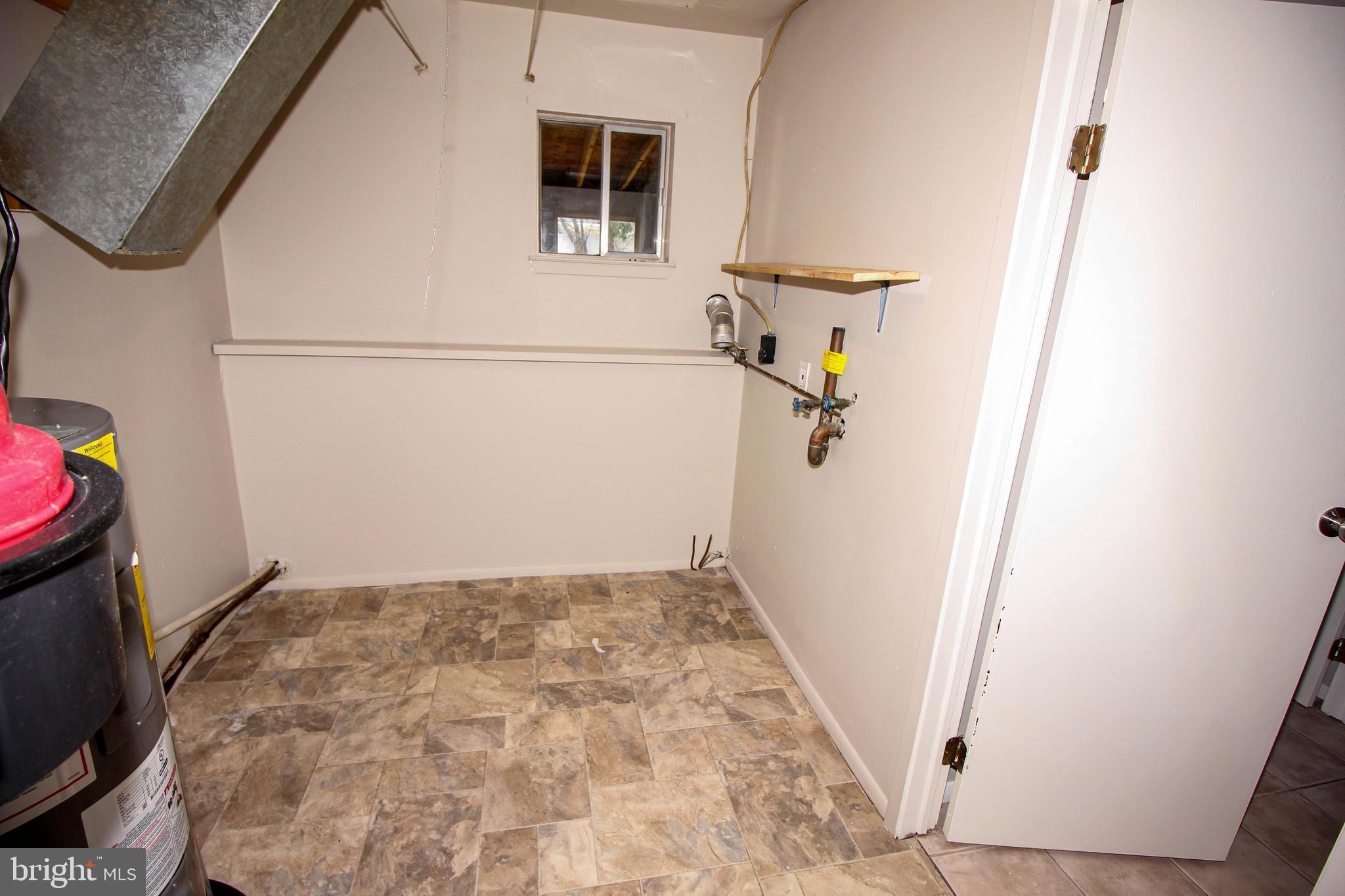 814 Dunbury Road Fairless Hills, PA 19030 - Photo 26 of 30 Laundry