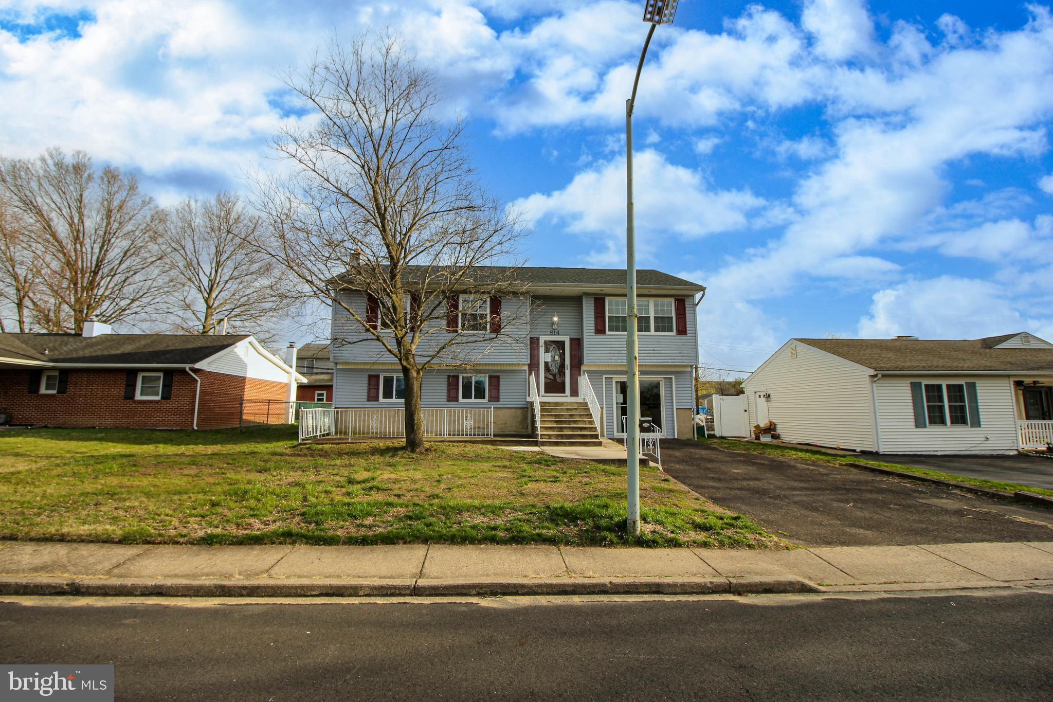 814 Dunbury Road Fairless Hills, PA 19030 - Photo 28 of 30 Front