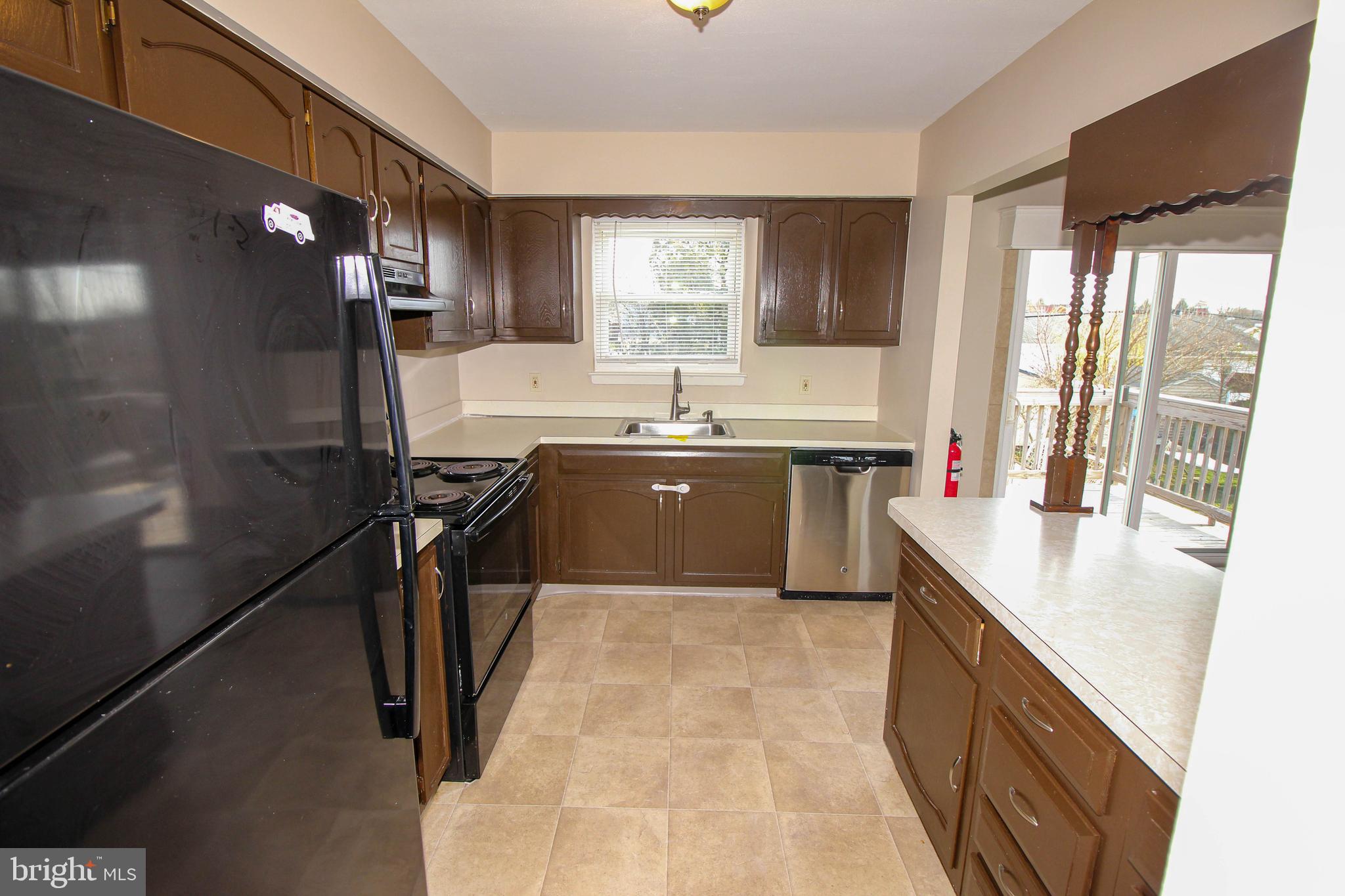 814 Dunbury Road Fairless Hills, PA 19030 - Photo 10 of 30 Kitchen