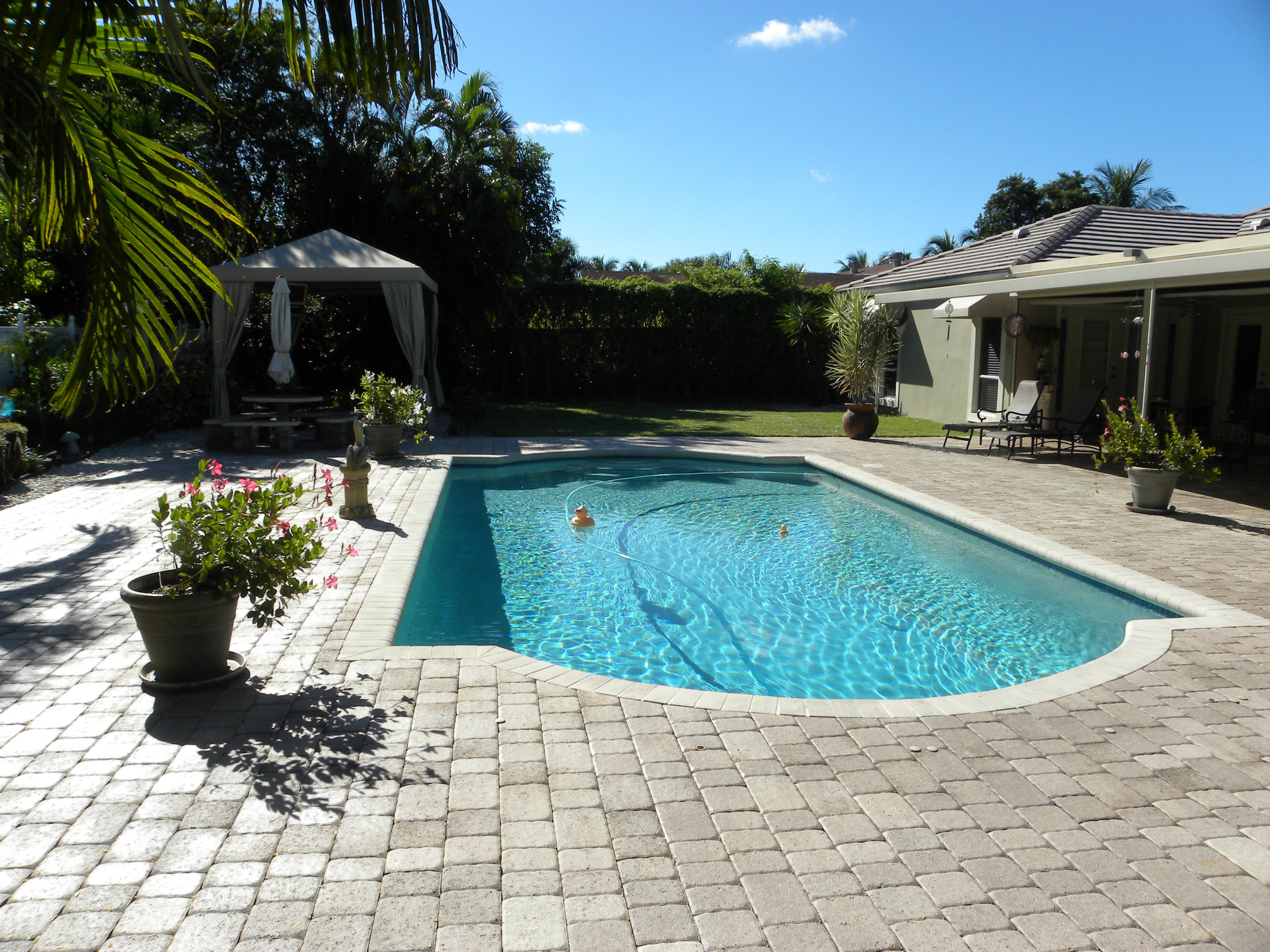 1024 Southwest 17th Street Boca Raton, FL 33486 - Photo 4 of 23 Heated Pool