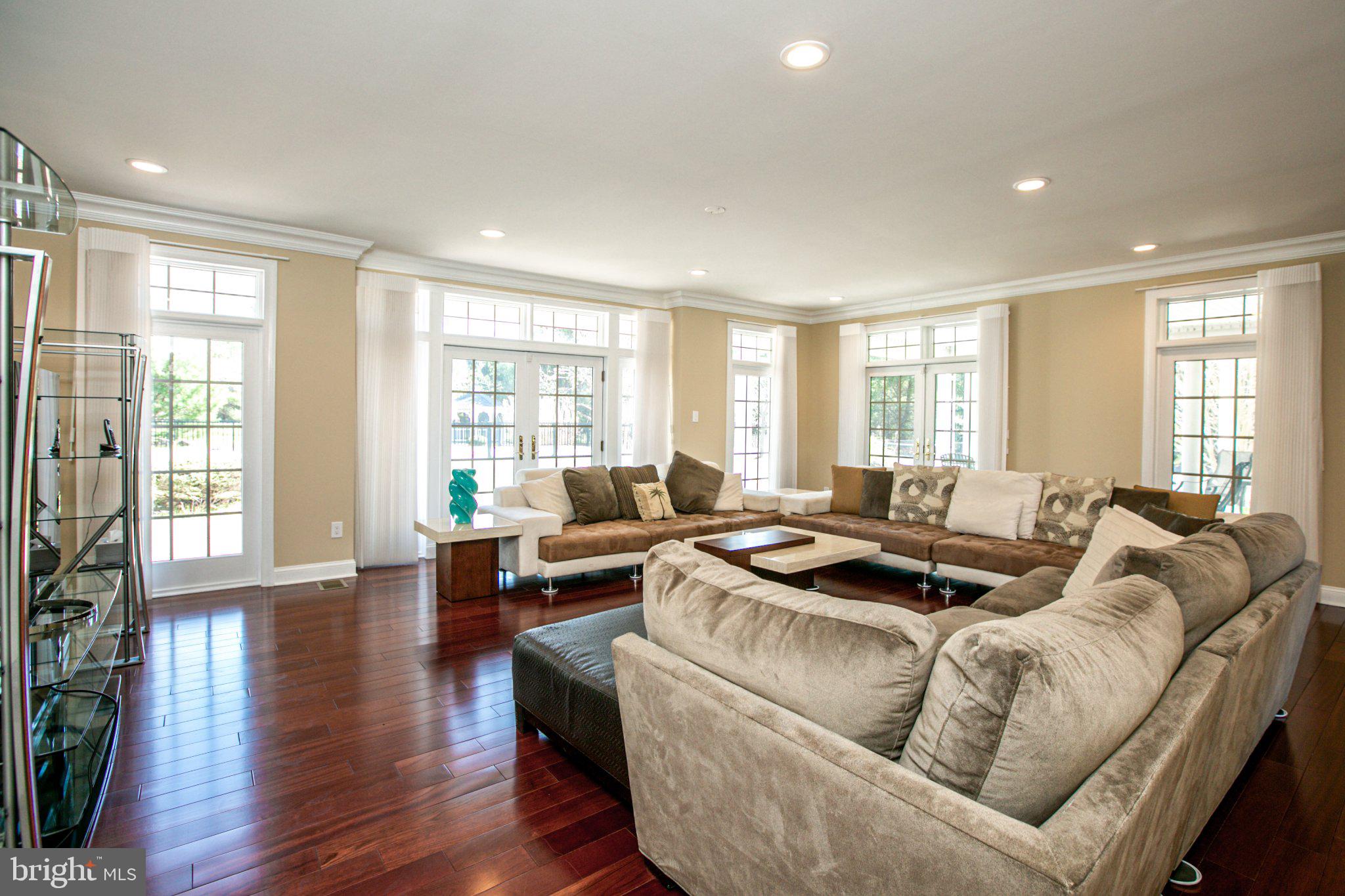 17 Dey Farm Road Princeton Junction, NJ 08550 - Photo 14 of 73 Centrally located expansive family room