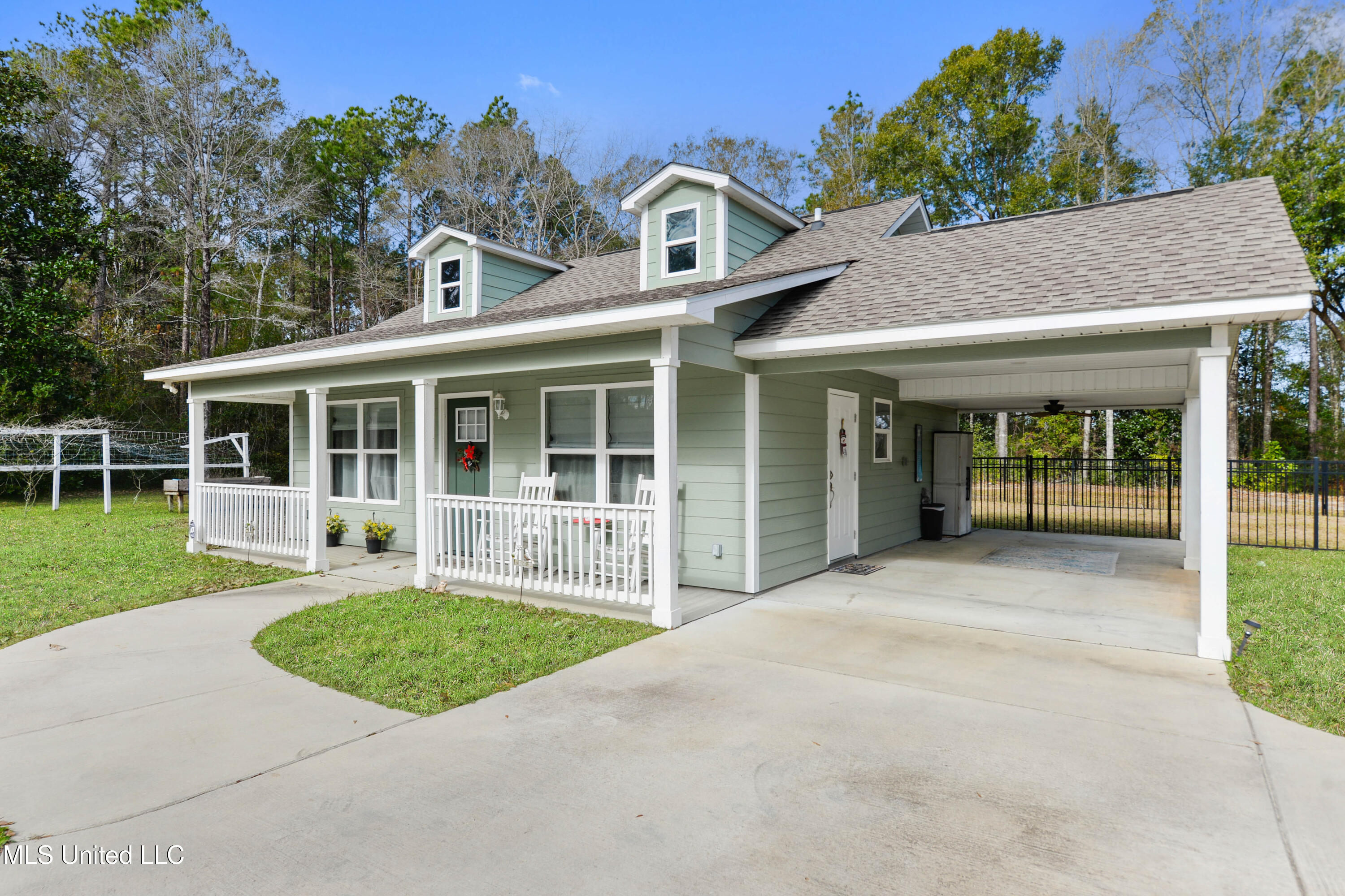13701 Jericho Road Vancleave, MS 39565 - Photo 1 of 11 Front of home with carport