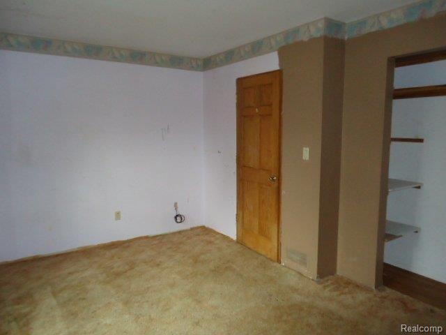 11670 Grafton Road Carleton, MI 48117 - Photo 14 of 16 DSC07252.JPG