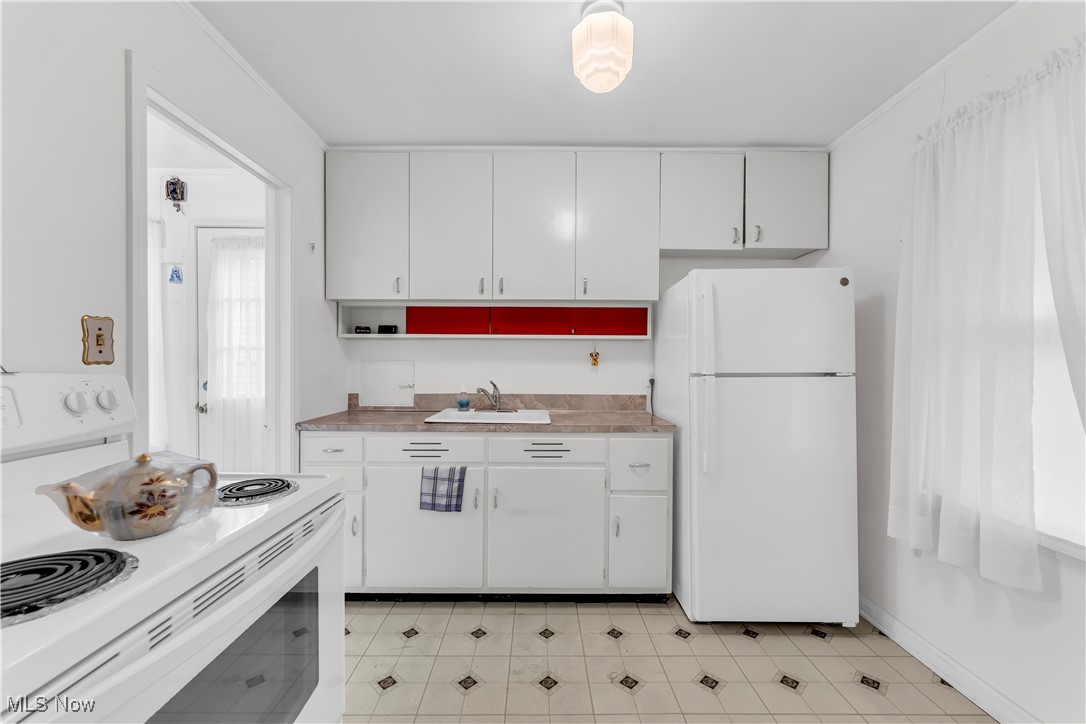 1214 Lander Road Cleveland, OH 44124 - Photo 10 of 19