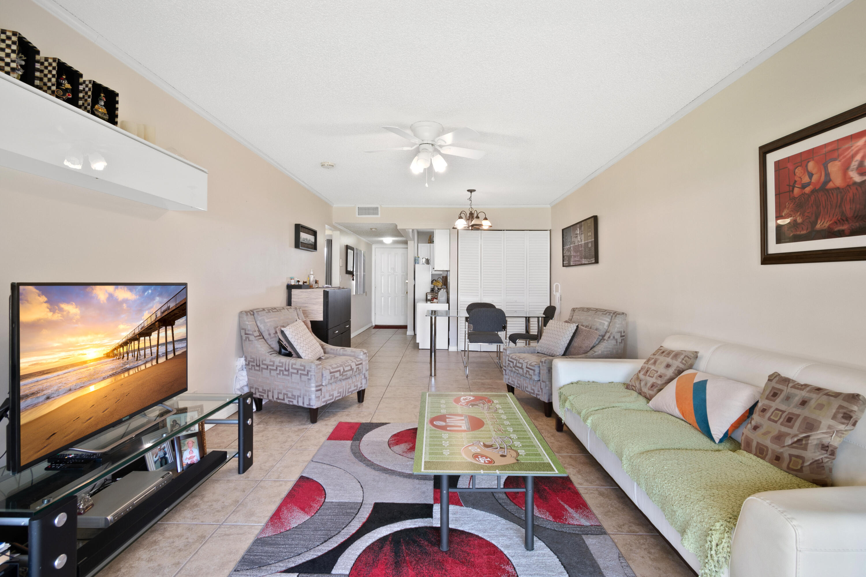 2141 Woolbright Road, Unit L207 Boynton Beach, FL 33426 - Photo 7 of 15 family room
