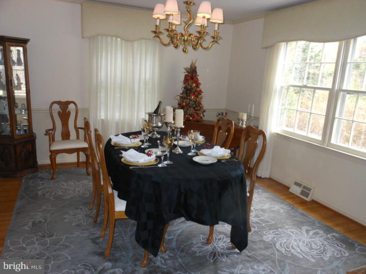 721 Walker Road Wayne, PA 19087 - Photo 4 of 18 Dining Room