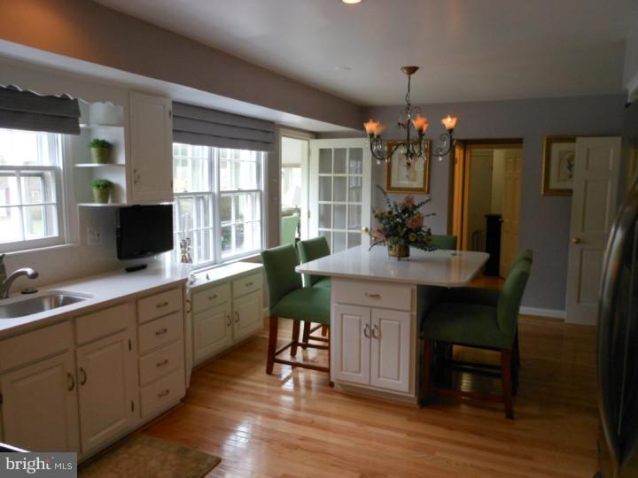 721 Walker Road Wayne, PA 19087 - Photo 5 of 18 Kitchen