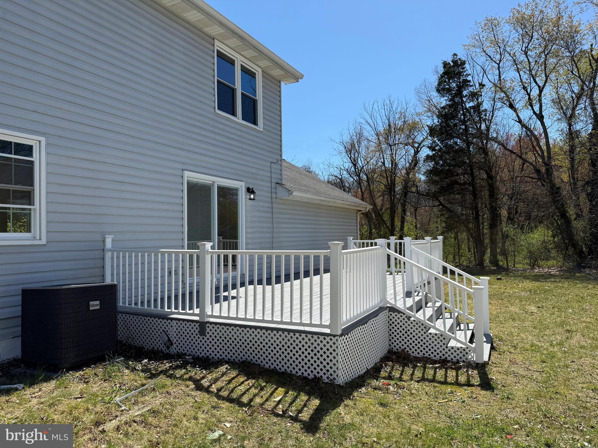 82 Dare Avenue Bridgeton, NJ 08302 - Photo 37 of 39 a view of a deck with a bench