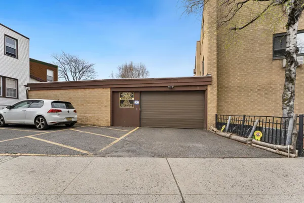 $1,900 | 7117 Park Avenue, Unit A4, West New York, NJ 07093