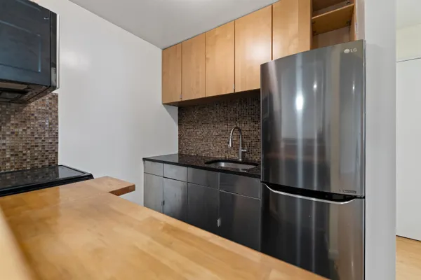$1,900 | 7117 Park Avenue, Unit A4, West New York, NJ 07093