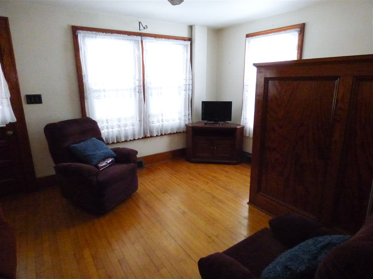 236 Beech Street Bennington, VT 05201 - Photo 3 of 15 Gallery Image 3