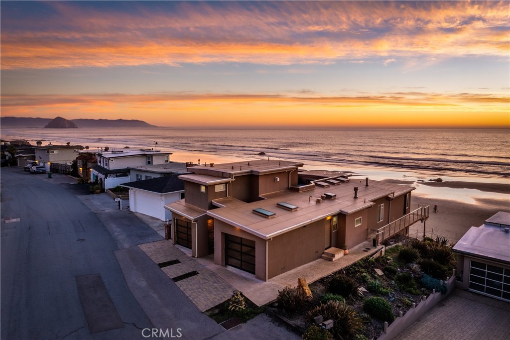 3352 Studio Drive Cayucos, CA 93430 - Photo 49 of 55 a view of a balcony with an ocean