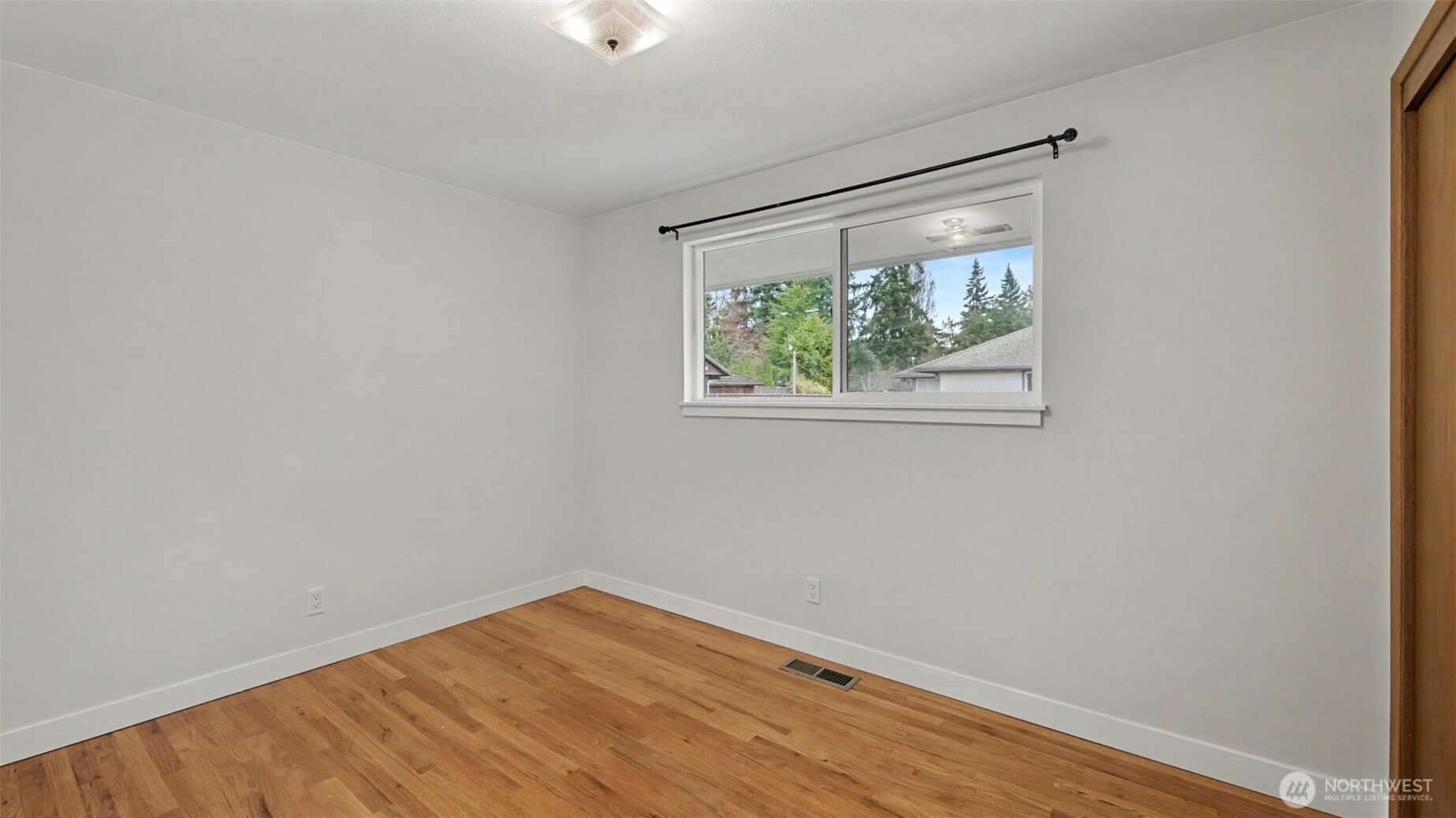 2200 Northeast 12th Street Renton, WA 98056 - Photo 24 of 39