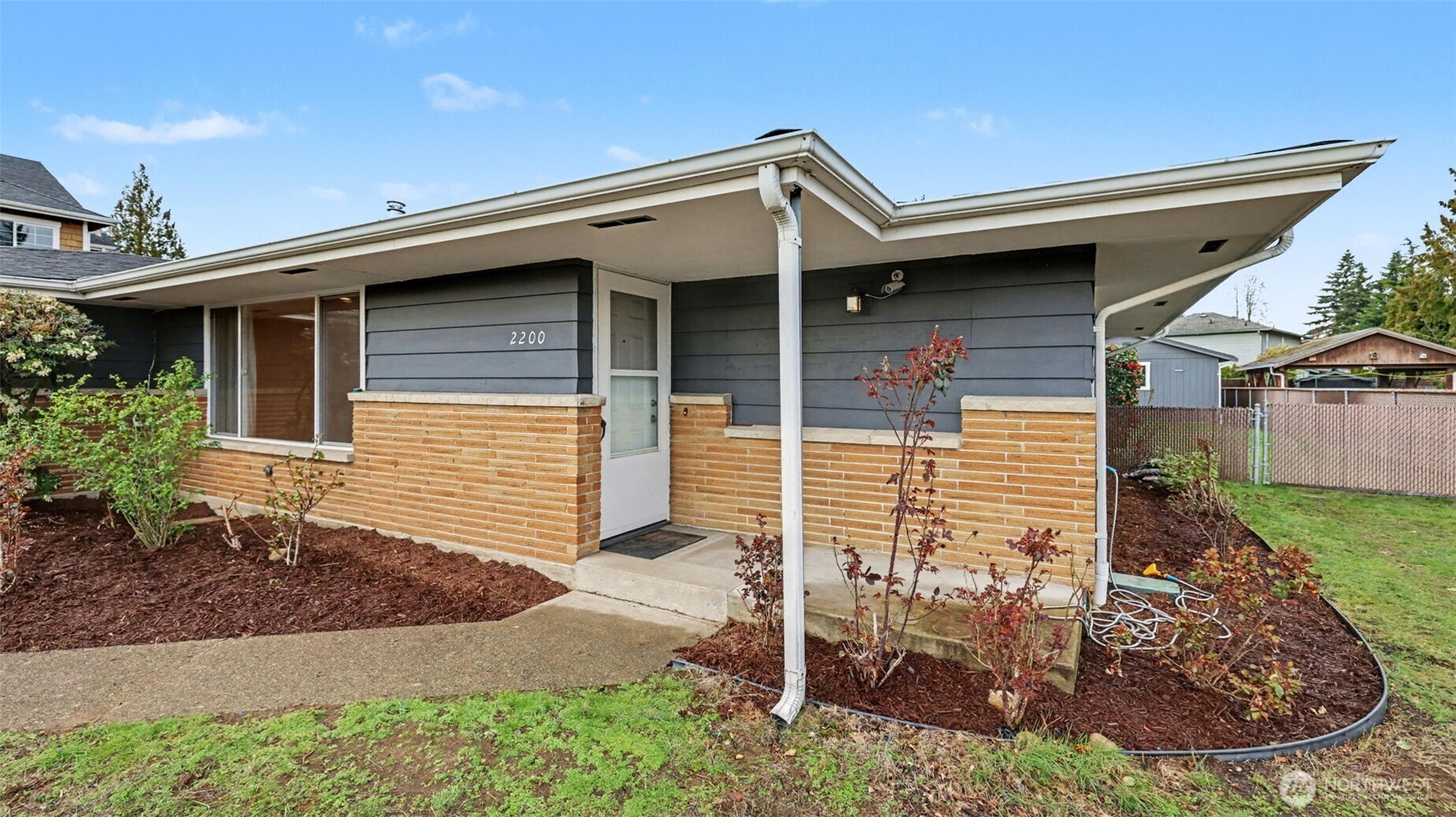 2200 Northeast 12th Street Renton, WA 98056 - Photo 4 of 39