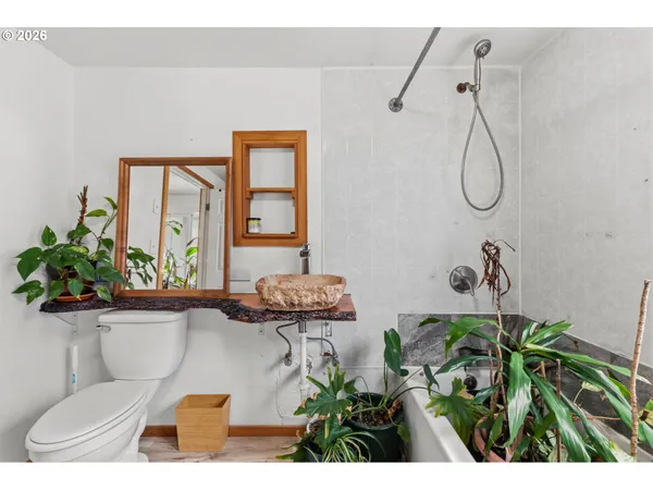 $545,000 | 1375 Pleasant View Drive, Cottage Grove, OR 97424