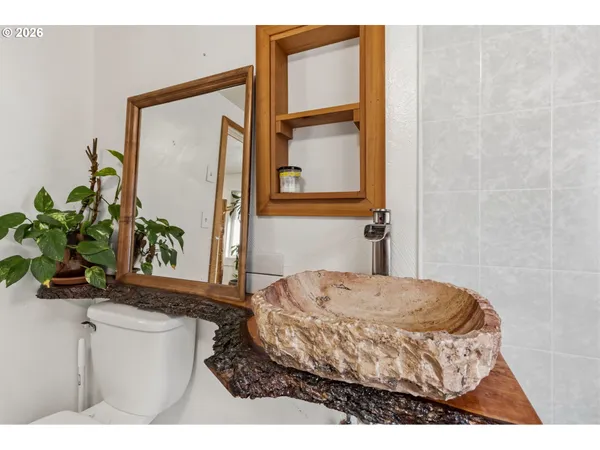 $545,000 | 1375 Pleasant View Drive, Cottage Grove, OR 97424