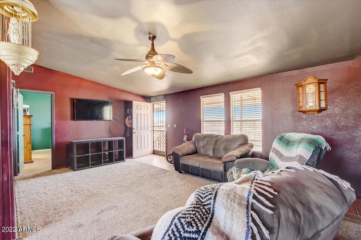 28489 North Roses Way Florence, AZ 85132 - Photo 5 of 23 11-N Roses Way-011