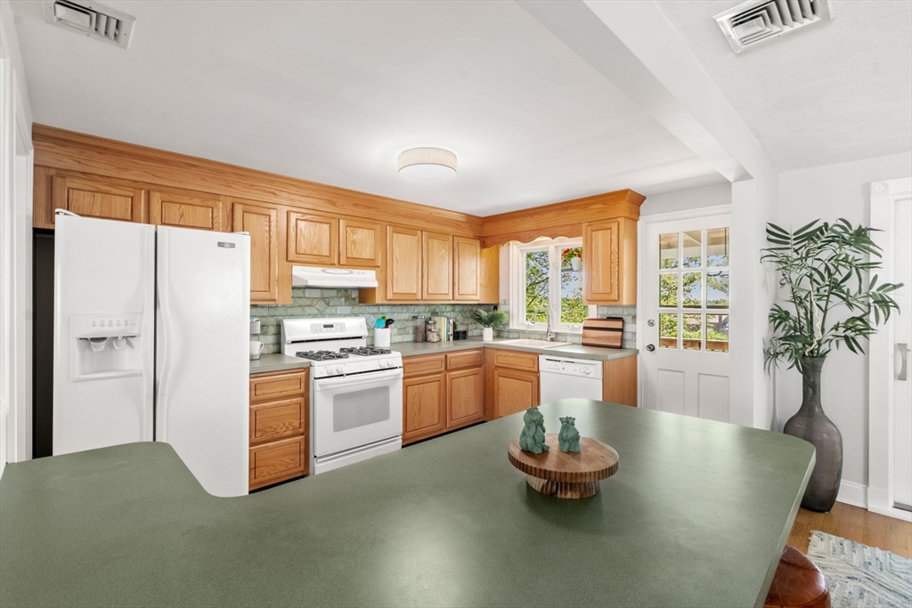 44 Sunset Hill Road Boston, MA 02132 - Photo 8 of 35 Gallery Image 8
