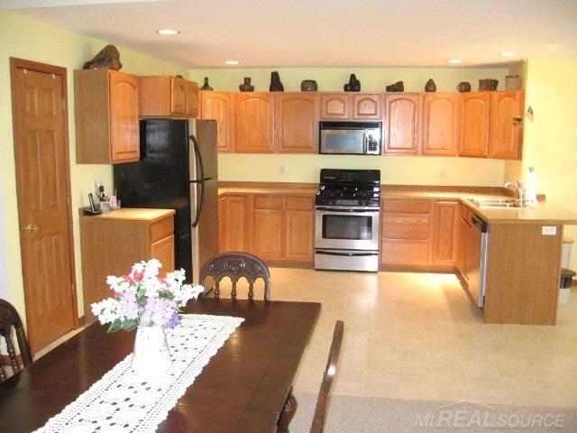 6235 Harrington Road Croswell, MI 48422 - Photo 22 of 46 31295348-21.JPG