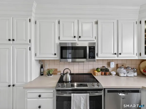 $750,000 | 100 Dudley Avenue, Unit F27, Old Saybrook, CT 06475