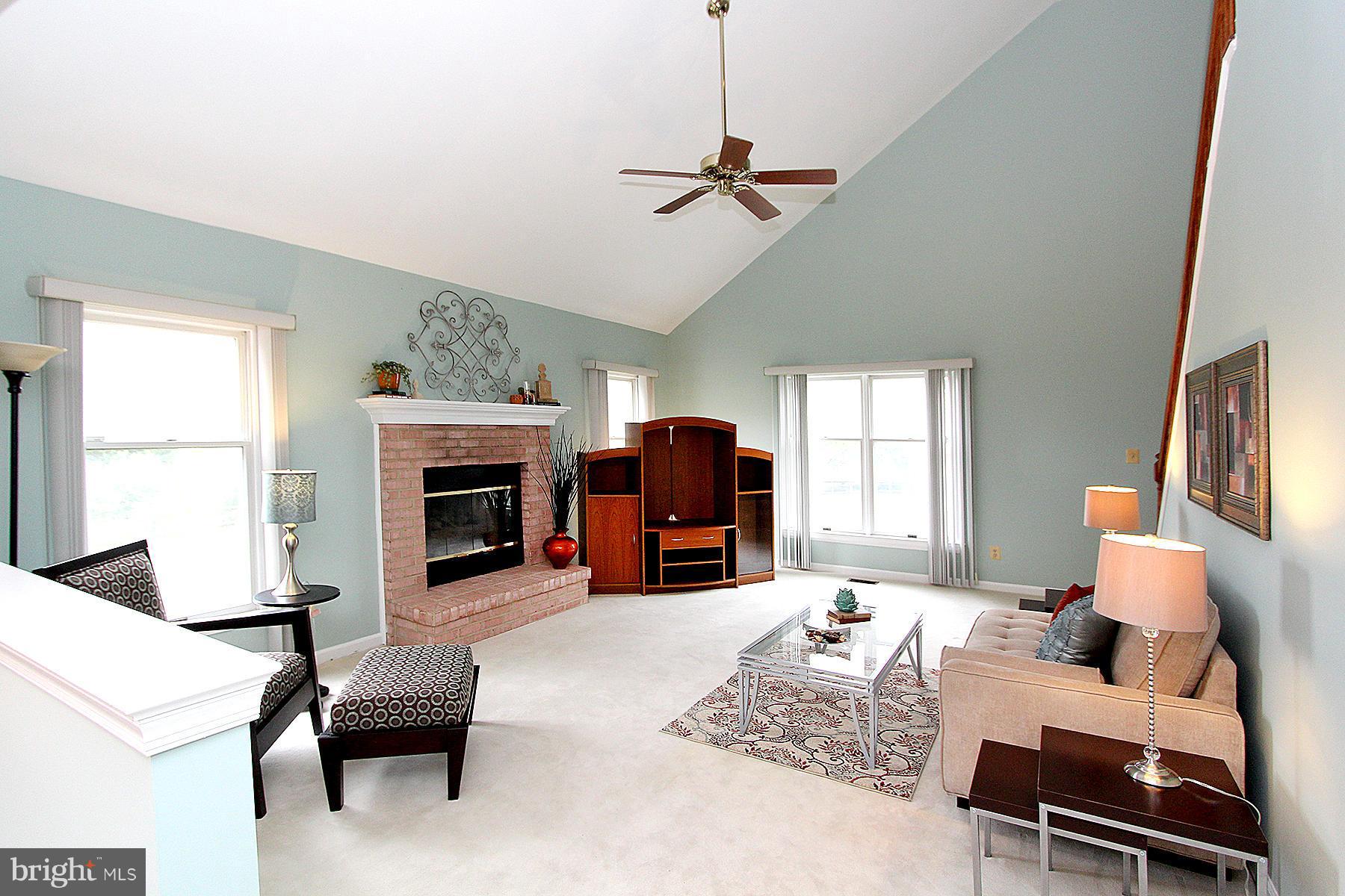 8204 Dry Ridge Road Gaithersburg, MD 20886 - Photo 16 of 26 Family Room
