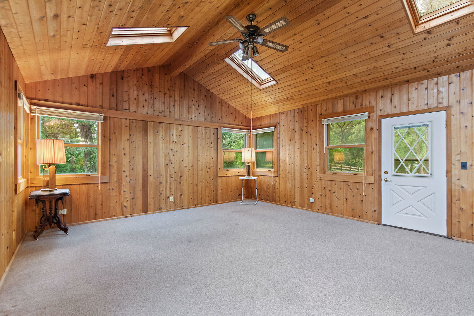 1713 Oak Street Spring Grove, IL 60081 - Photo 10 of 25 Gallery Image 10
