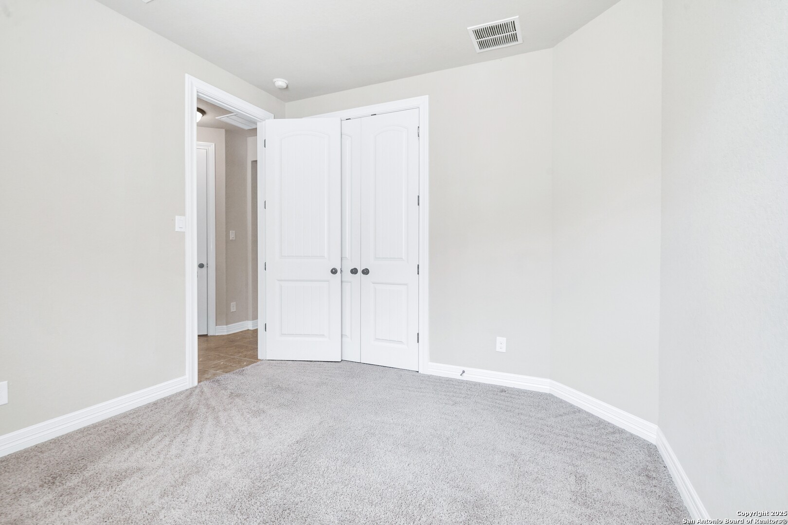 11923 Hollering Pass Schertz, TX 78154 - Photo 33 of 43 a view of an empty room
