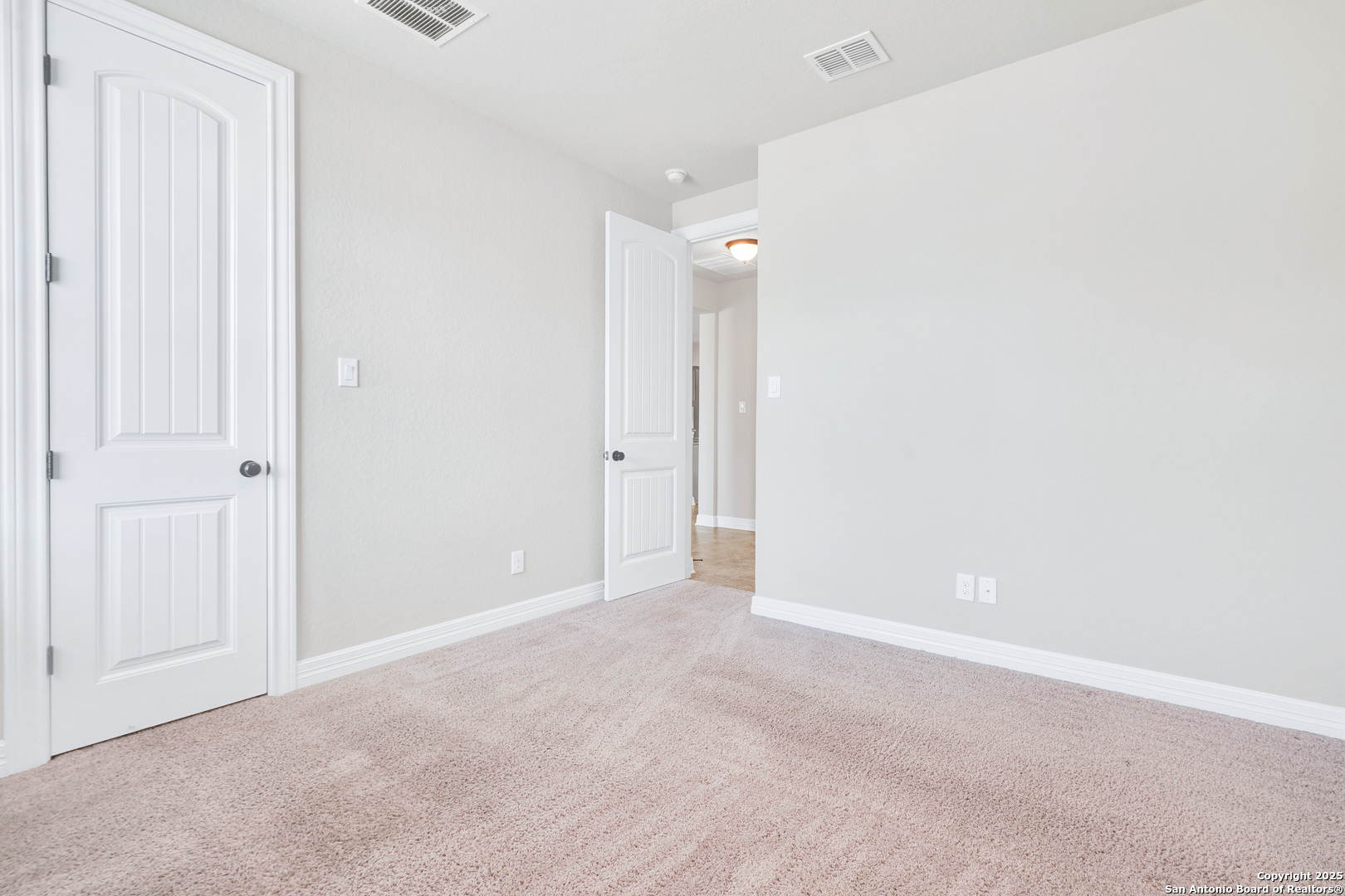 11923 Hollering Pass Schertz, TX 78154 - Photo 37 of 43 a view of an empty room