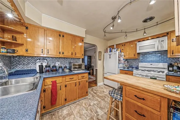 $279,000 | 77 Coraopolis Road, Coraopolis, PA 15108