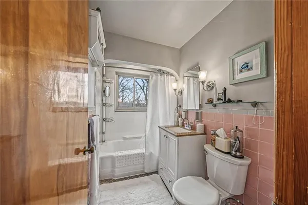$279,000 | 77 Coraopolis Road, Coraopolis, PA 15108