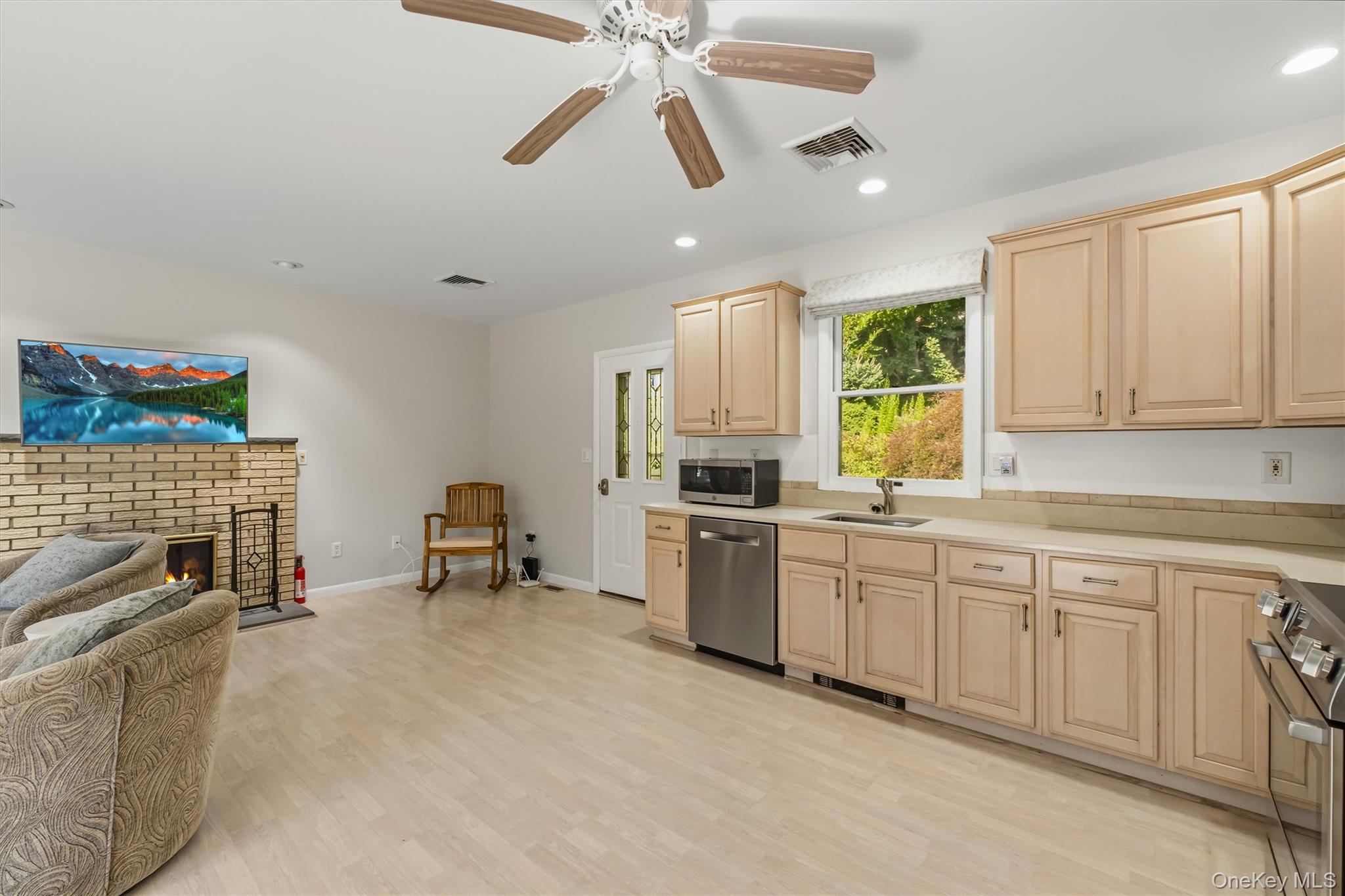 136 Lake Road New Windsor, NY 12553 - Photo 9 of 46 Gallery Image 9