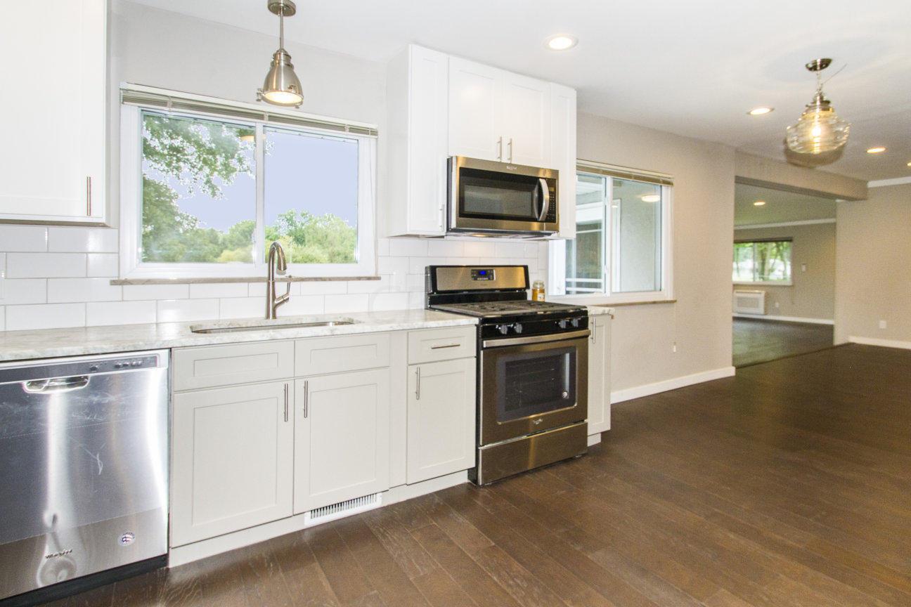 5644 Sinclair Road Columbus, OH 43229 - Photo 11 of 33 Gallery Image 11