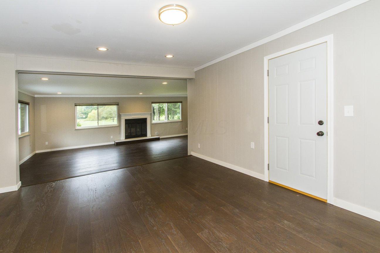5644 Sinclair Road Columbus, OH 43229 - Photo 6 of 33 Gallery Image 6