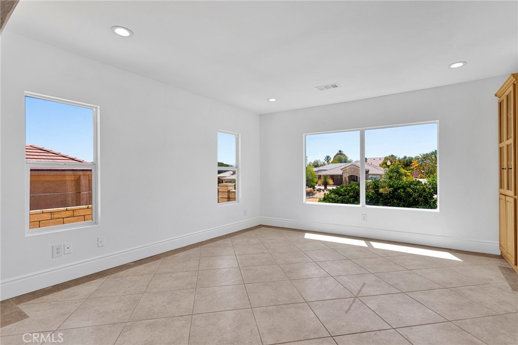 16245 Ridge View Drive Apple Valley, CA 92307 - Photo 17 of 80