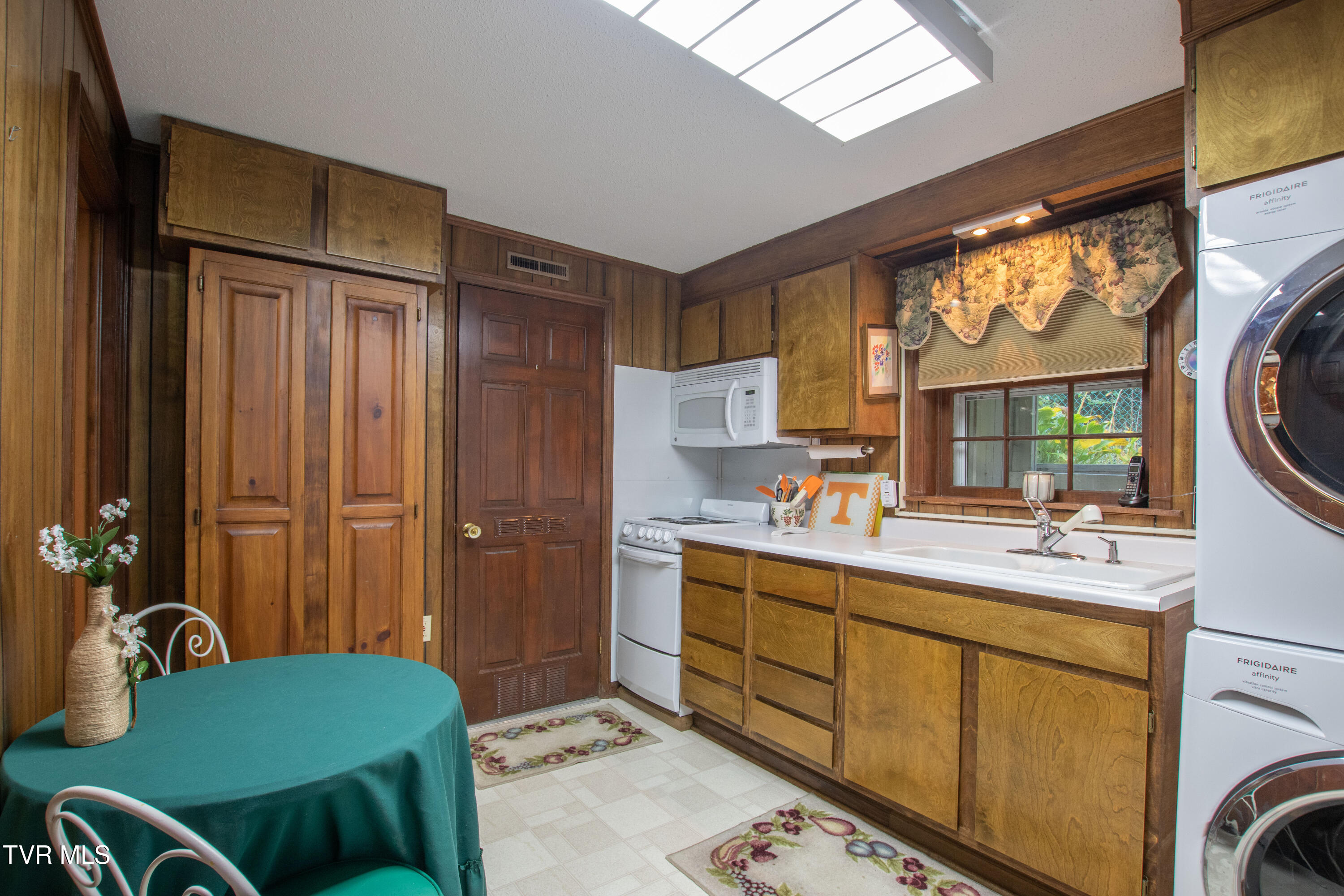 112 Wonder Valley Road Bristol, TN 37620 - Photo 27 of 35 Wonder-51