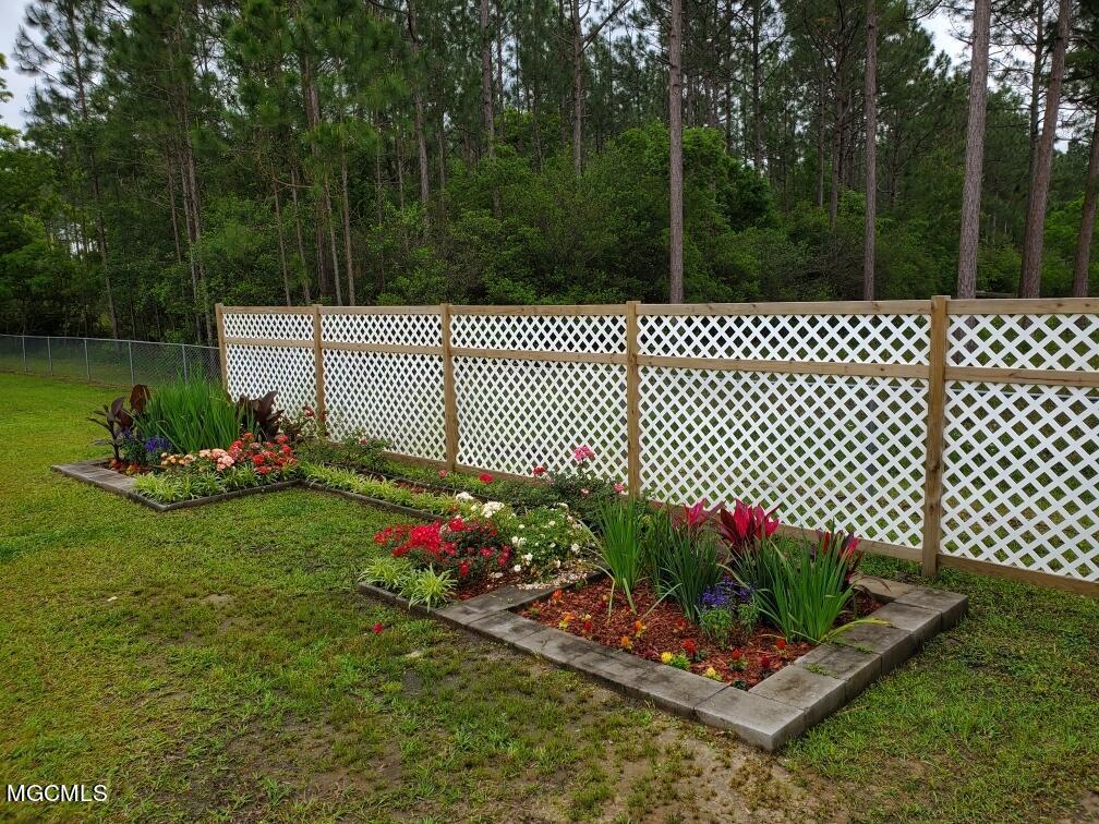 12904 Ridgeland Road Vancleave, MS 39565 - Photo 9 of 33 flower beds