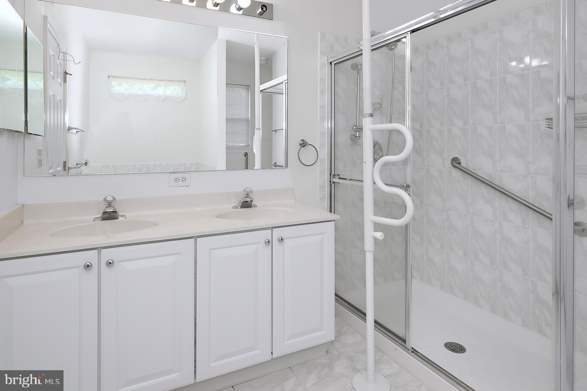 32 Foster Road Pennington, NJ 08534 - Photo 14 of 25 Main Bathroom