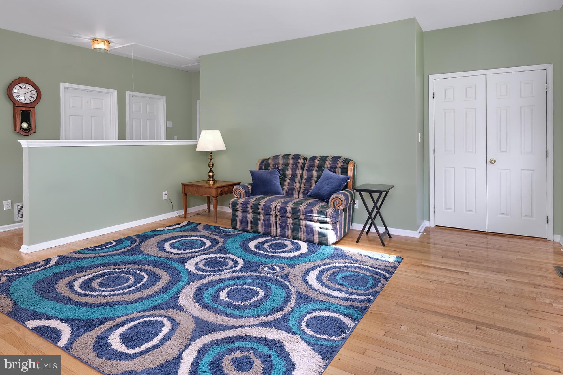 32 Foster Road Pennington, NJ 08534 - Photo 17 of 25 Farmily room