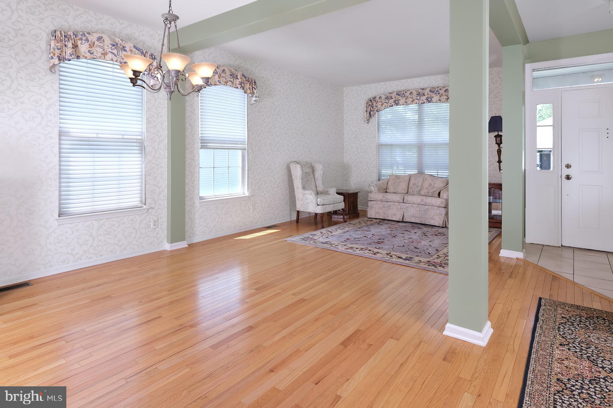 32 Foster Road Pennington, NJ 08534 - Photo 5 of 25 Entry/Living room/Dining room