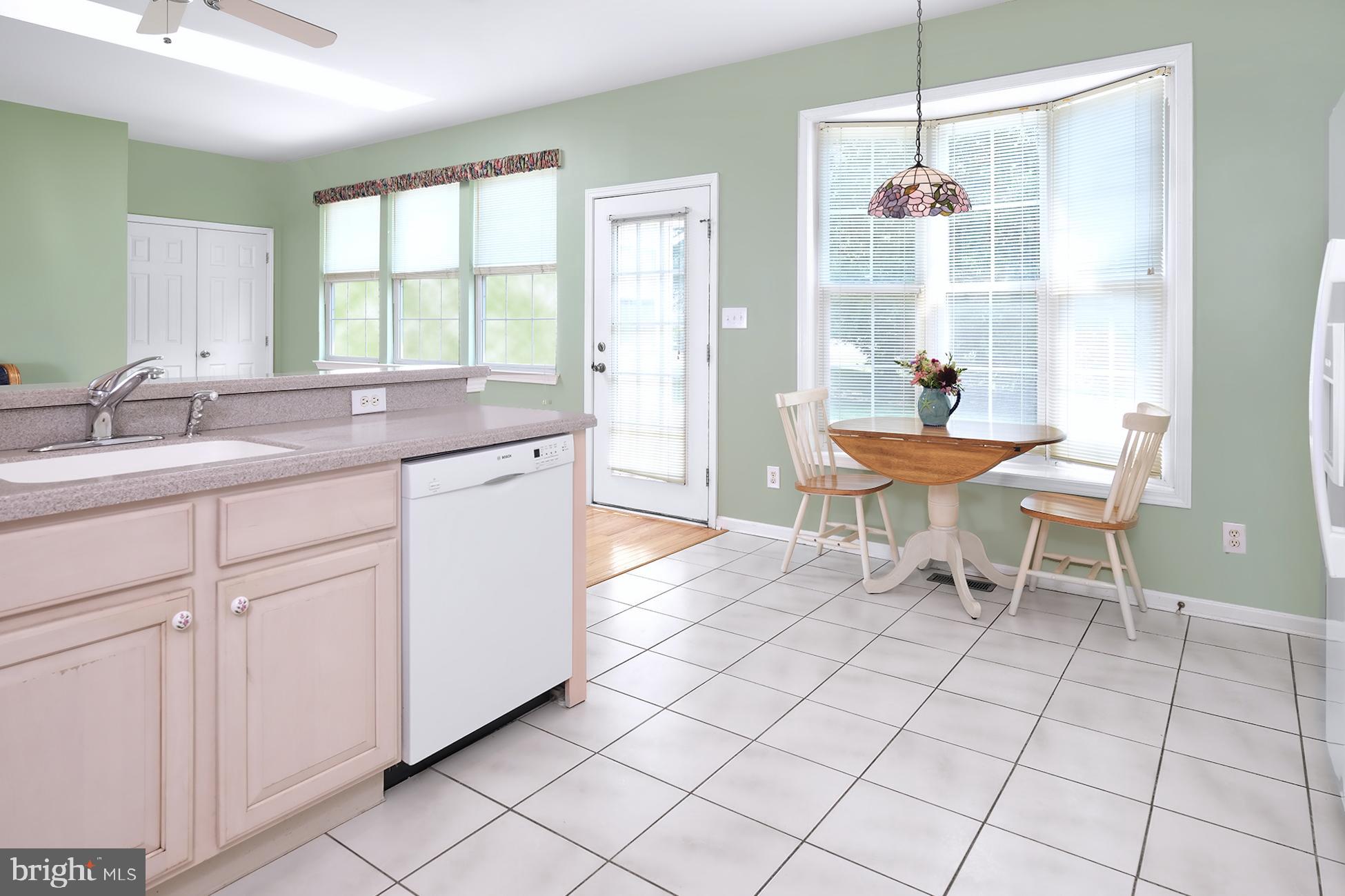 32 Foster Road Pennington, NJ 08534 - Photo 10 of 25 Kitchen/Breakfast area