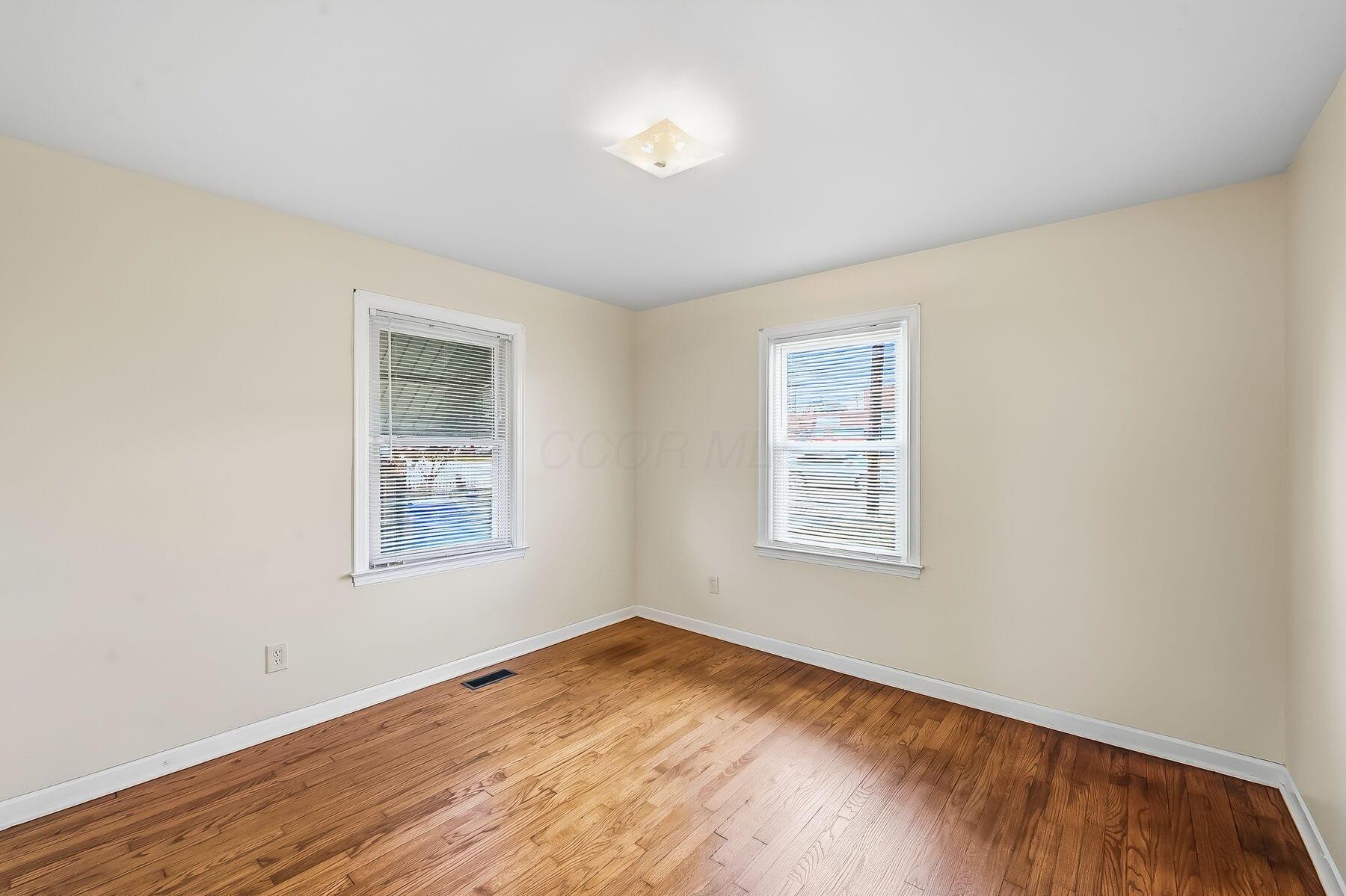925 Kinnear Road Columbus, OH 43212 - Photo 14 of 34 Bedroom 2 First Level